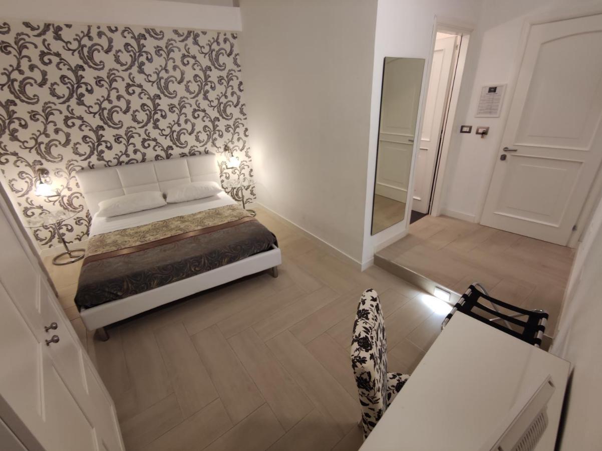 Sami Rooms - Teatro A 400 Mt - Ortigia A 1500 Mt - Syrakus Exterior foto