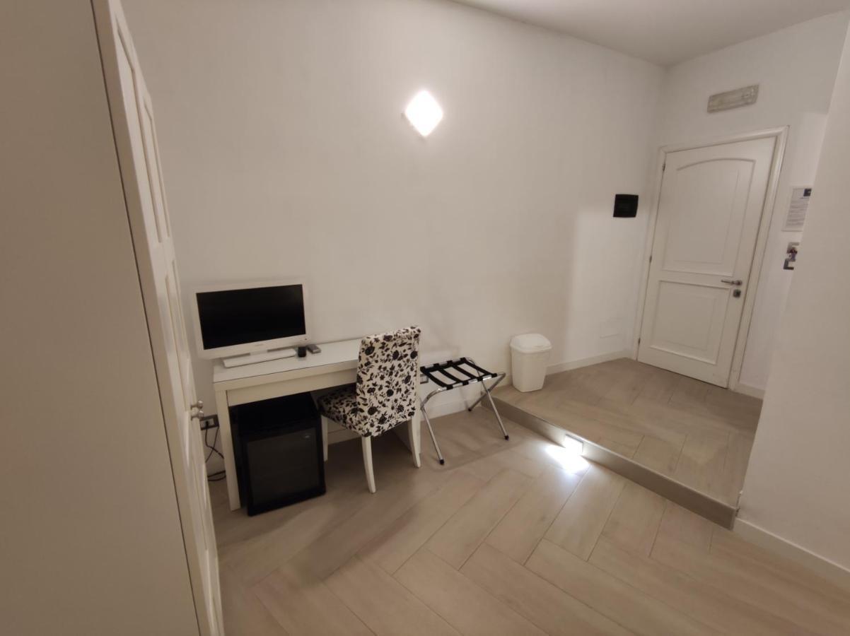 Sami Rooms - Teatro A 400 Mt - Ortigia A 1500 Mt - Syrakus Exterior foto