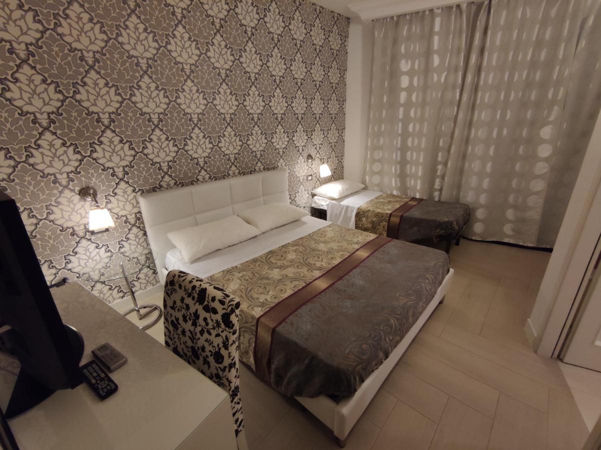 Sami Rooms - Teatro A 400 Mt - Ortigia A 1500 Mt - Syrakus Exterior foto