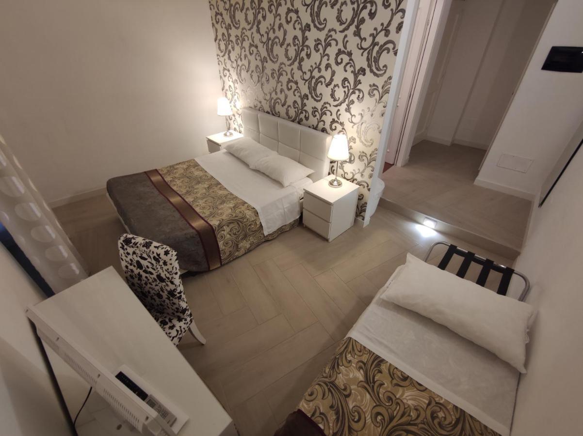 Sami Rooms - Teatro A 400 Mt - Ortigia A 1500 Mt - Syrakus Exterior foto