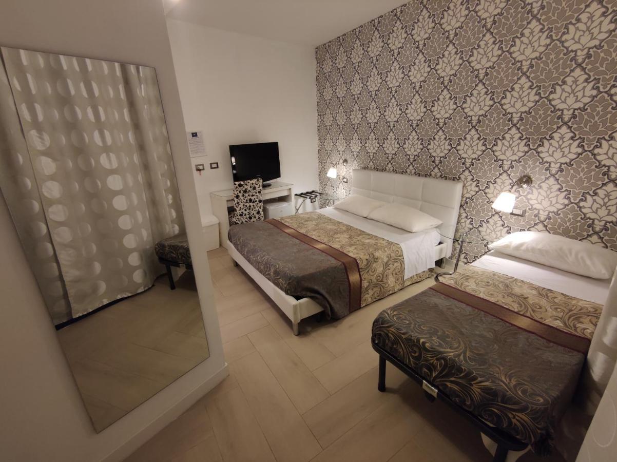 Sami Rooms - Teatro A 400 Mt - Ortigia A 1500 Mt - Syrakus Exterior foto